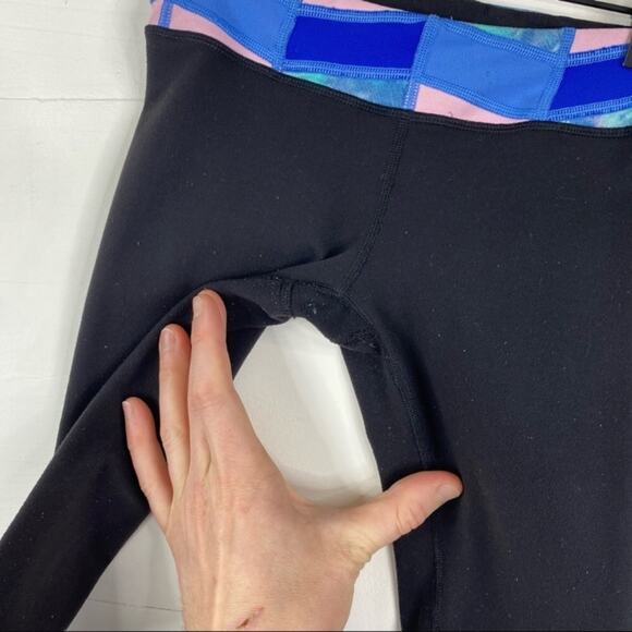 Ivivva Lululemon cropped black leggings with colored waist band - Picture 4 of 5